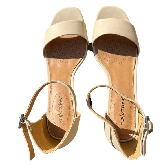 Women’s tan sandals by Comfort View. Size 10.5M. With a heel. Open toe - Picture 2 of 4